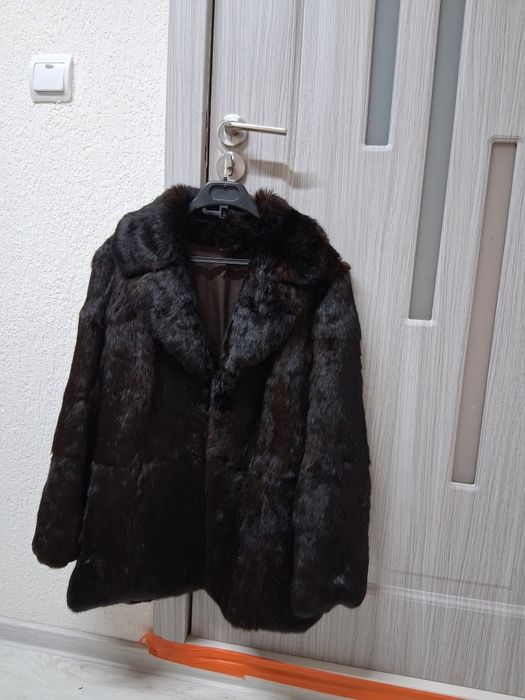 blana naturala de nurca ,lungime 80 cm,maneca 55.