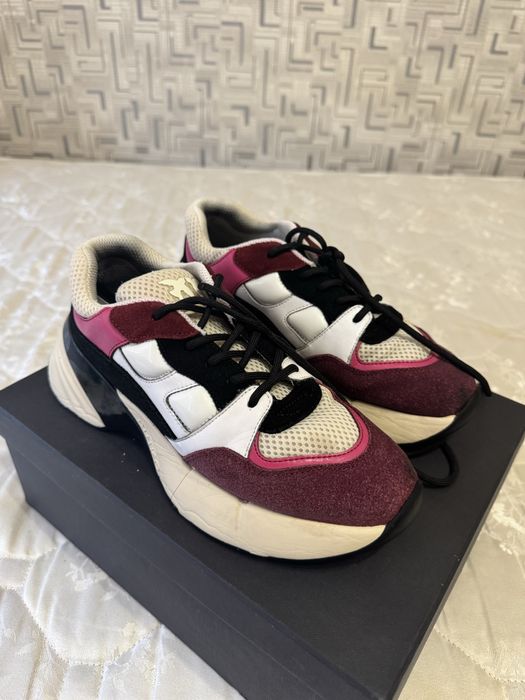 Pinko сникърси , използвани