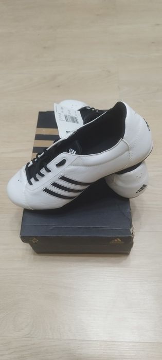 Маратонки Adidas
