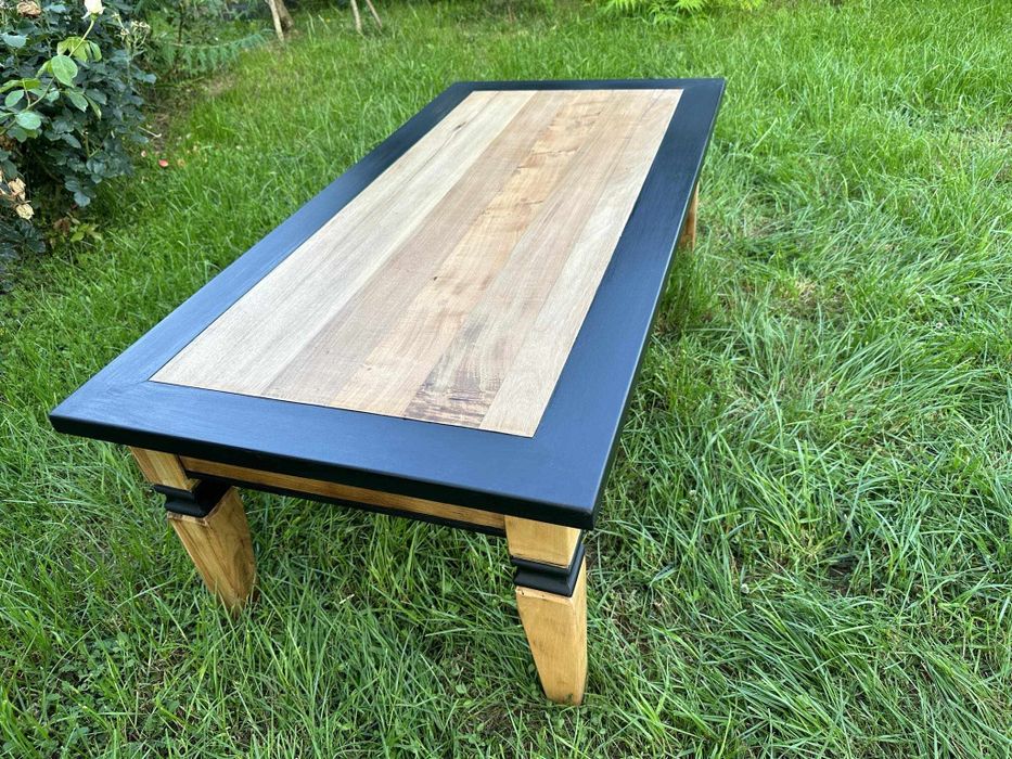 Masă din lemn masiv