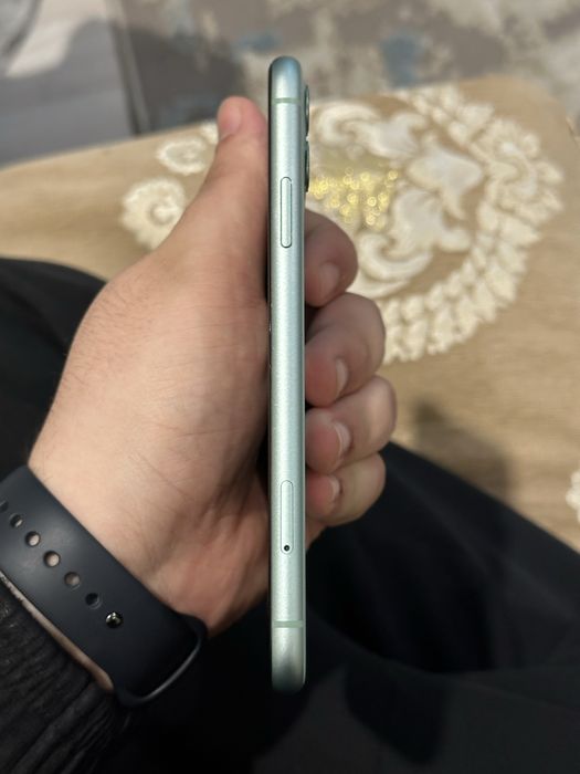 Айфон 11 в хорошем состоянии