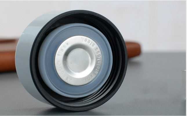 Термос с датчиком температуры и LED-дисплеем