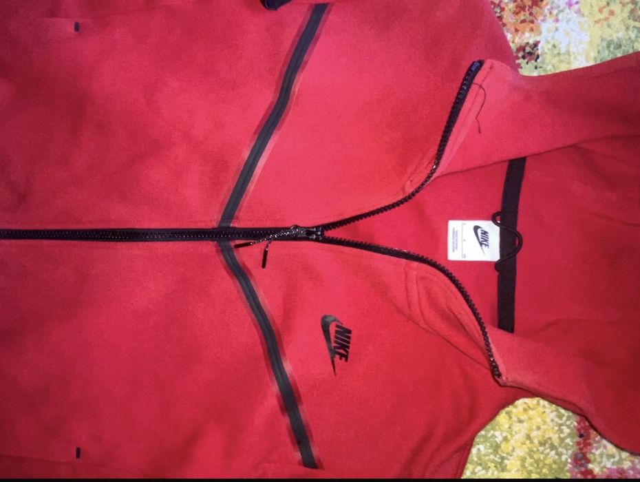 Nike tech flecee red