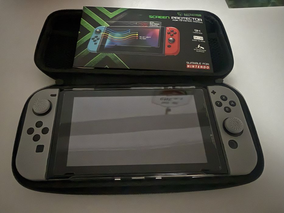 Nintendo Switch + maneta