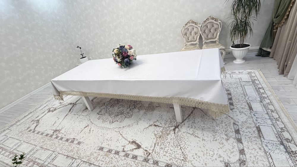 Обеденный стол IKEA BJURSTA (Бьюрста