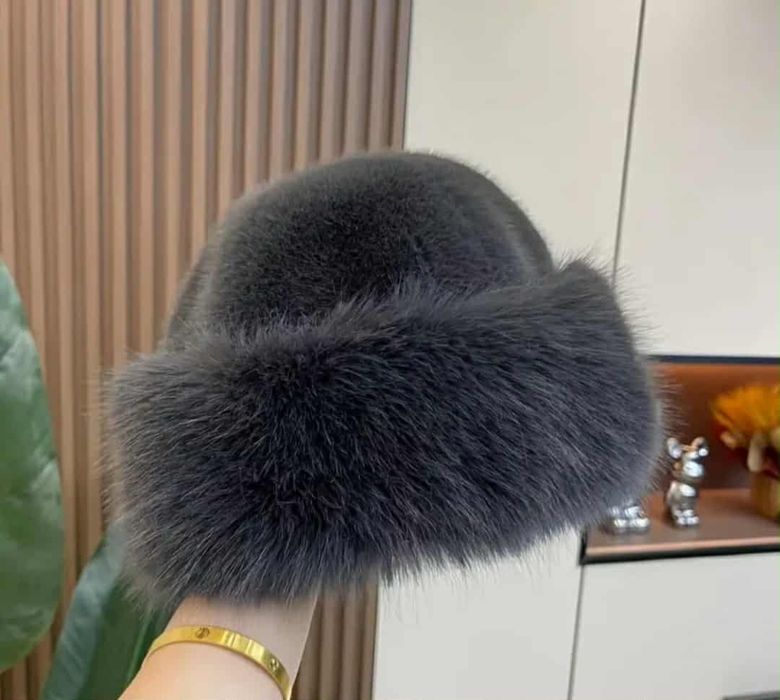 Зимни шапки, чисто нови