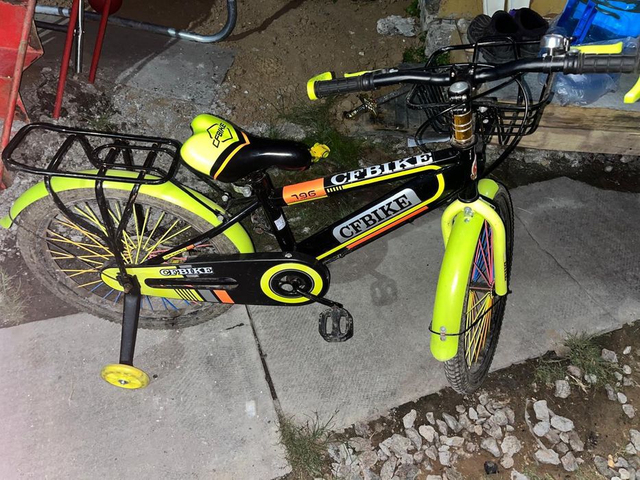 Продам детский велосипед от 6 до 8 лет