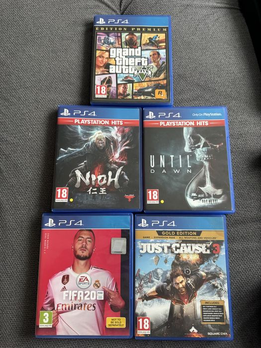 PS4 Slim + 2 controllere