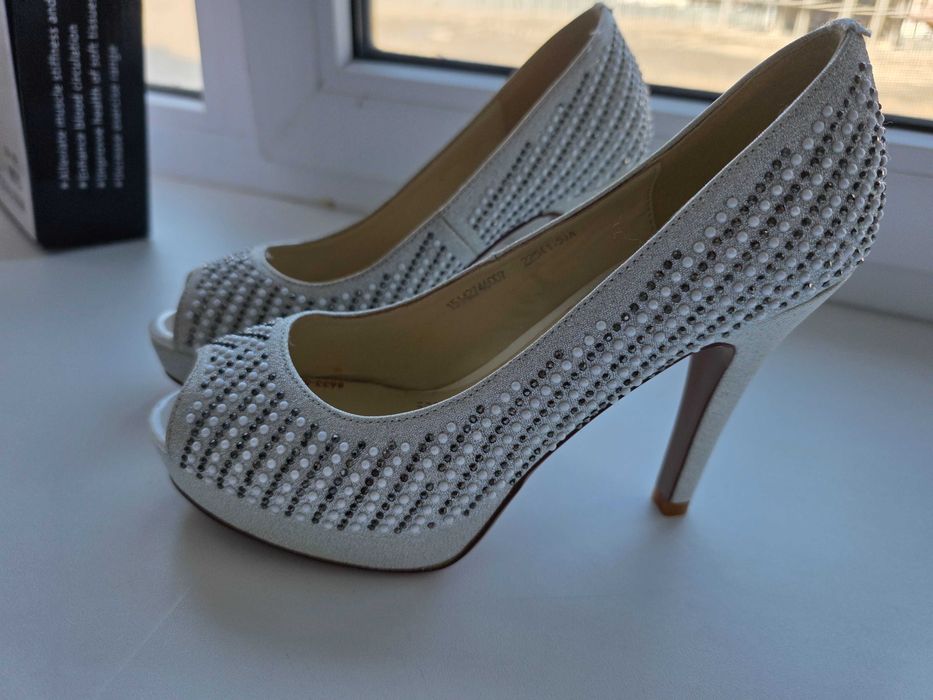 Туфли новые Josiny