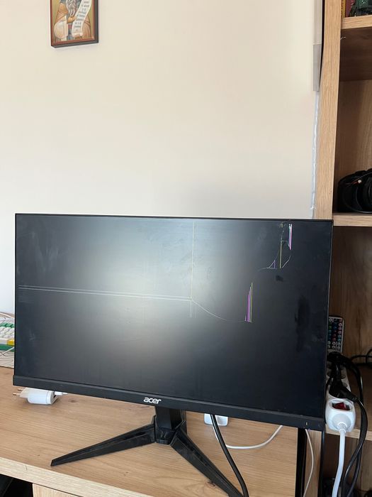 Vând monitor acer nitro 100 hz cu ecranul spart