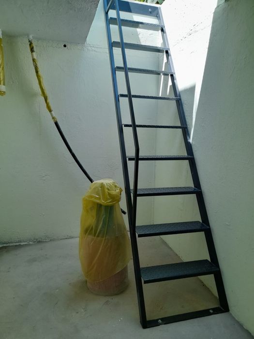 Scara beci, pivnita, etc