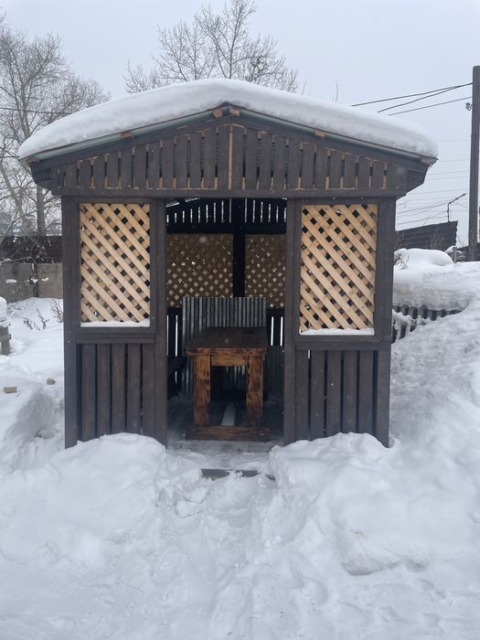 Беседка 2.5*2.5 м со столом и лавочками