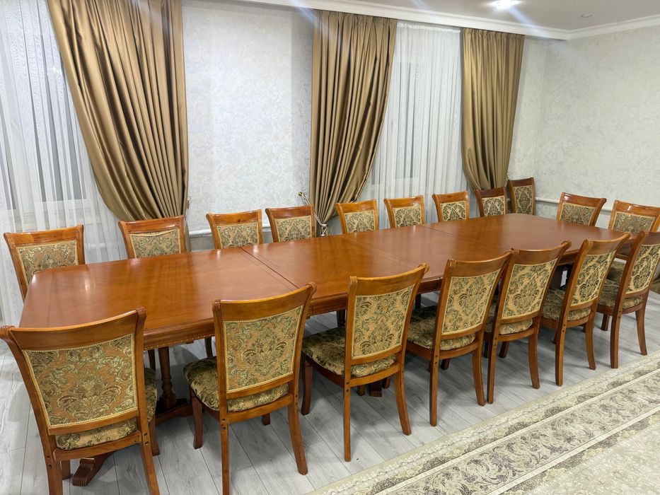 Стол натуральное дерево со стульями