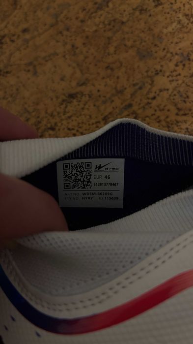 Необличани/Нови Футболни обувки/стоножки/маратонки (46 номер)