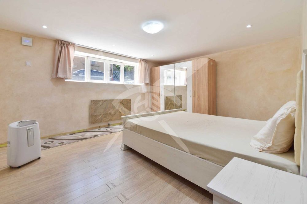 Дава се под наем Многостаен апартамент в София, Център - 120 кв.м за 995 € - Снимка #2