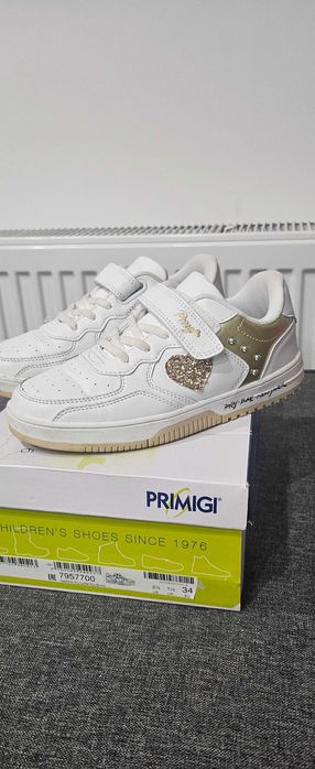 Детски сникърси, обувани 1 път