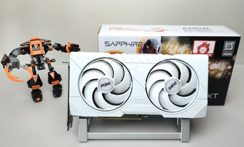 Видео Карта Sapphire Pure RX 9060 XT 16GB GDDR6 AMD Radeon