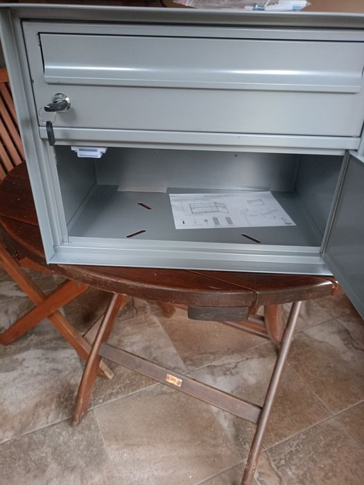 Продавам пощенска кутия