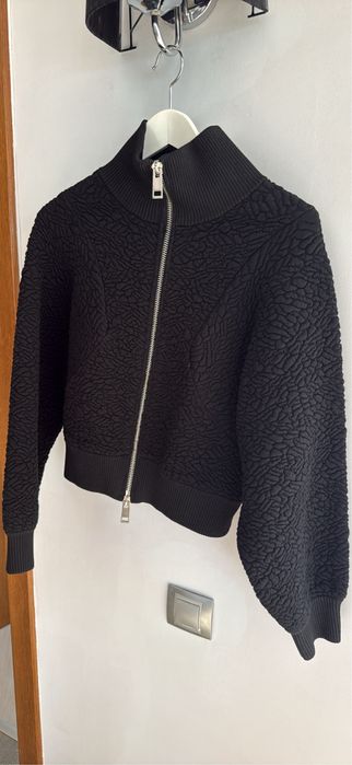 Zara черен суитчер
