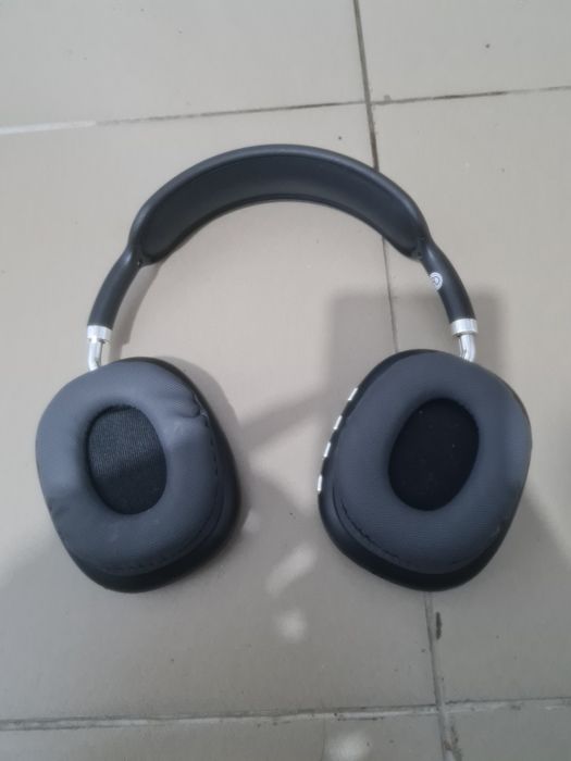 Беспроводной наушник