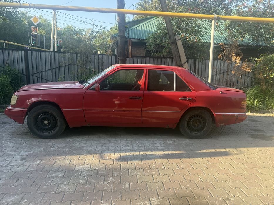 Mercedes-Benz 124