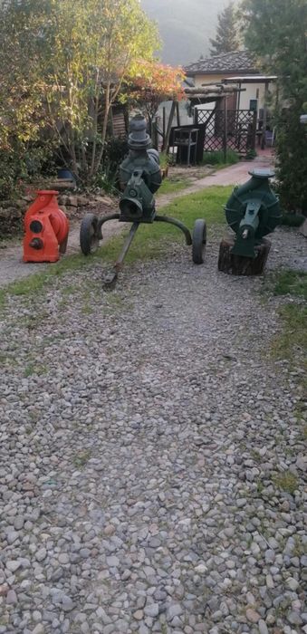 Pompa de irigat și aspeesoare.