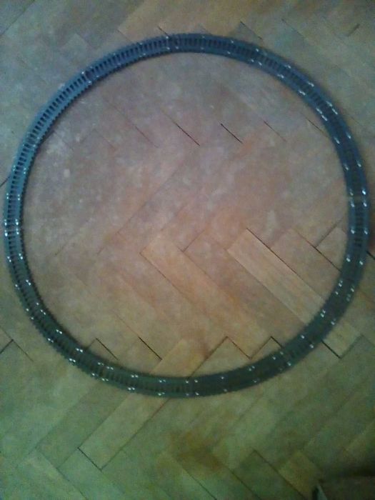 влакче с релси и ключе