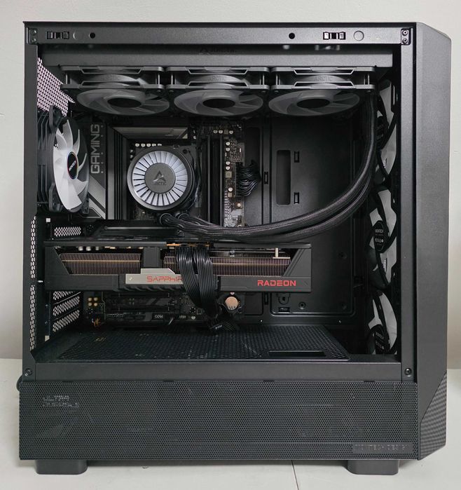 PC Gaming Ryzen 7 9800X3D RX 9070 XT 16GB