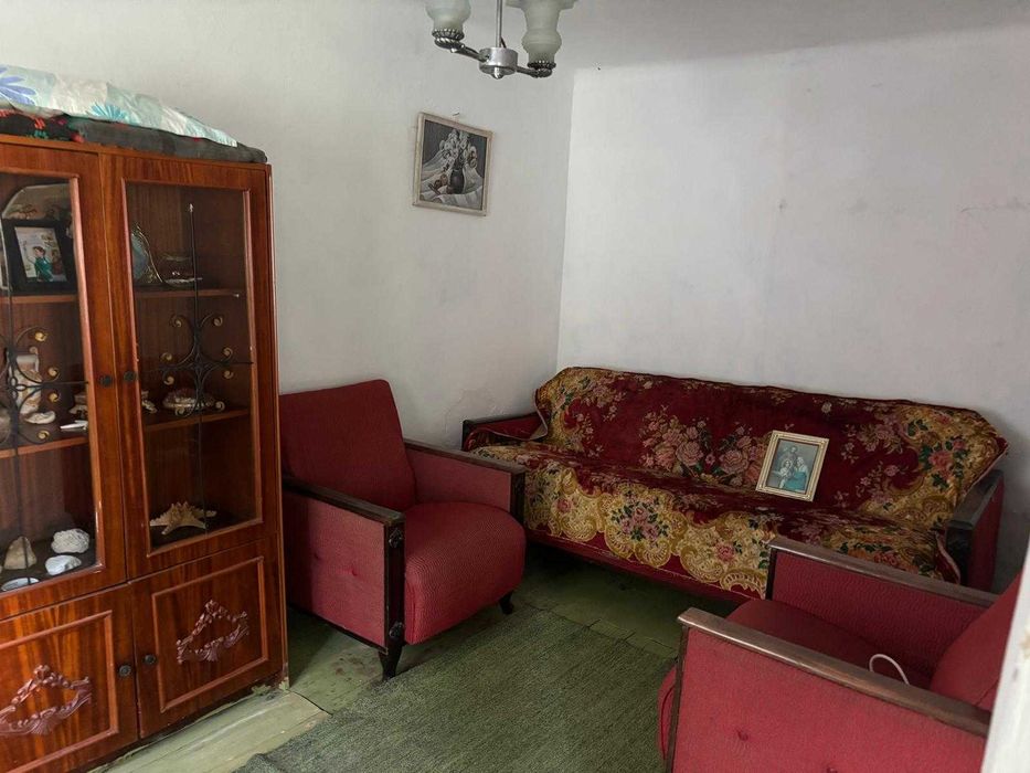 Casă bătranească de vânzare!