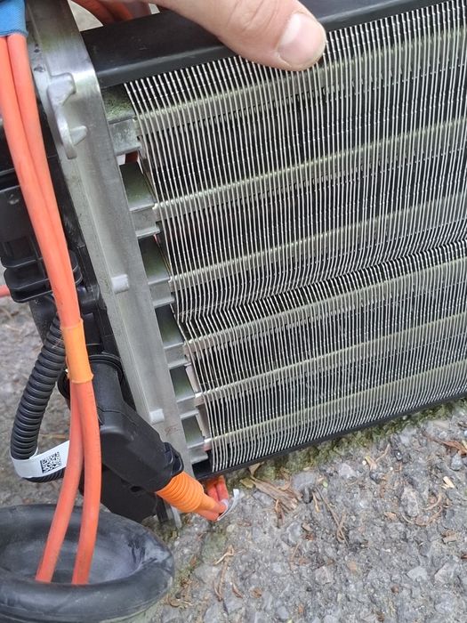 Tesla PTC Heater х2 за ремонт. Нагревател парно Тесла