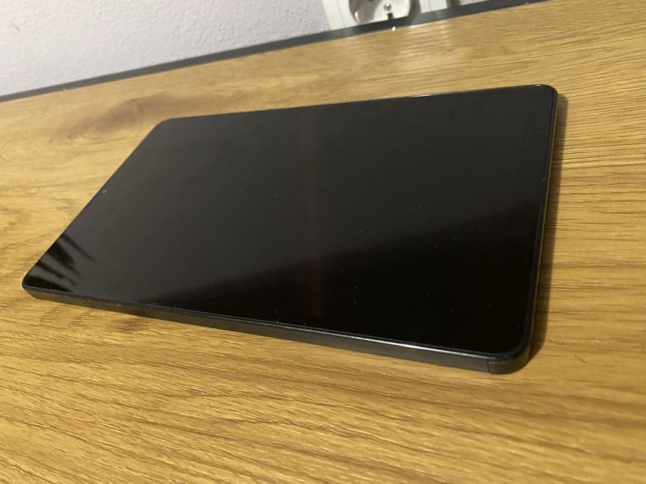 Vând tableta samsung Galaxy Tab A9 cu cartela