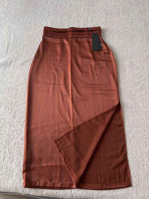 Fustă de satin noua