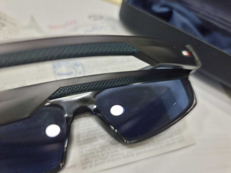 Слънчеви очила TOMMY HILFIGER