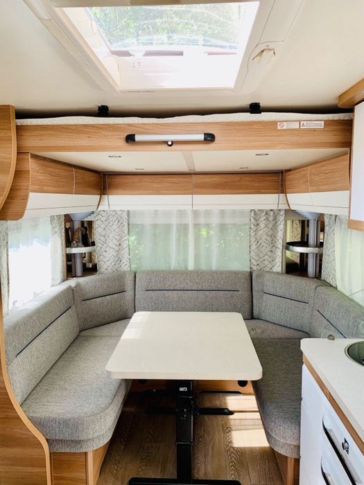 Rulotă Hobby De Luxe 515 UHL, 2022 - 3 paturi mari