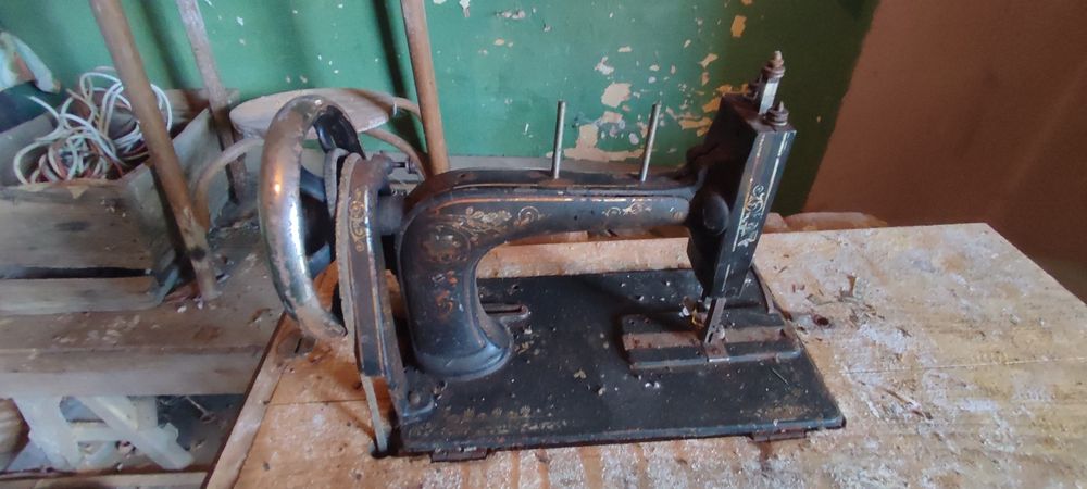 Masina de cusut Singer