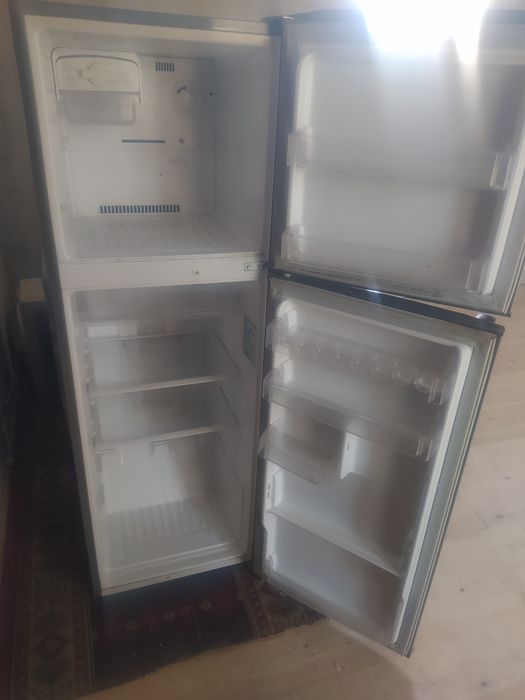 Xaladilnik va stralni moshinka sotiladi