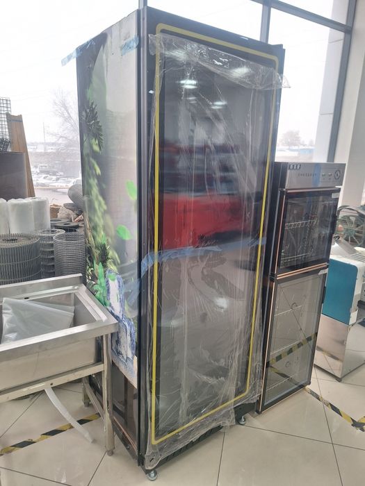 Новые фирменные витринные холодильники DEVI. 750литр