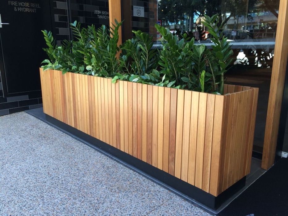 Кашпо из массив дерево