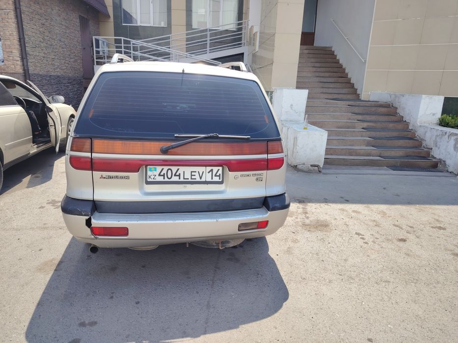 Продам Митсубиси спейс вагон 1992