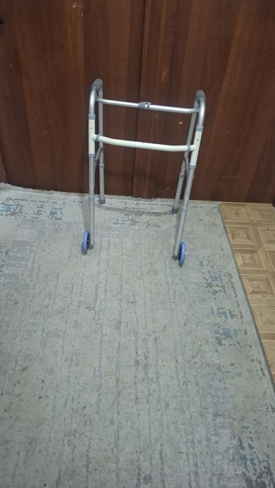 Ходунок для взрослых