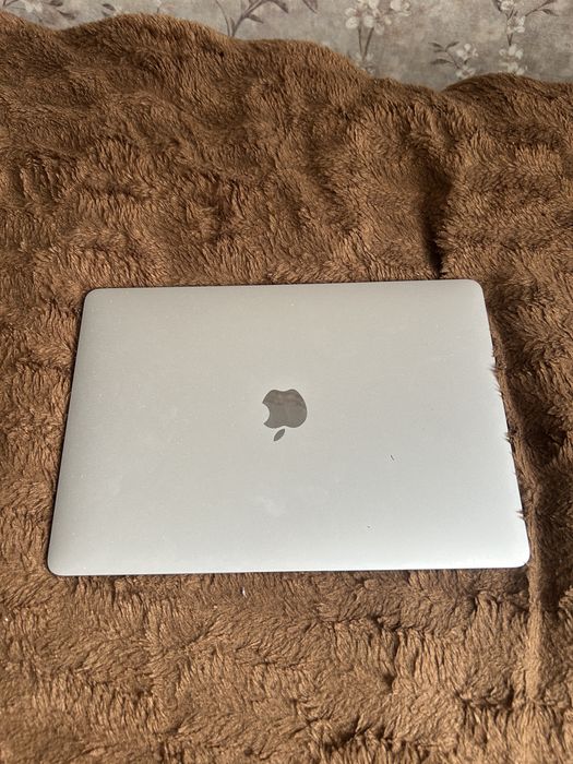 Apple macbook M1
