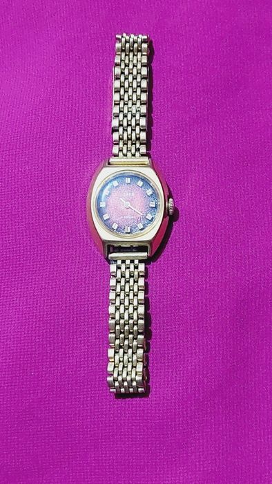 Часы позолоченные