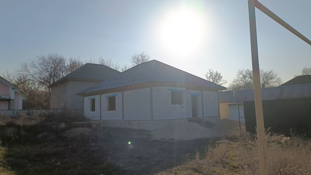 Продам дом с жилой времянкой