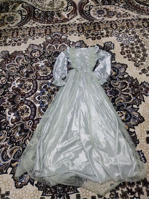 Келинлик куйлаклари сотилади