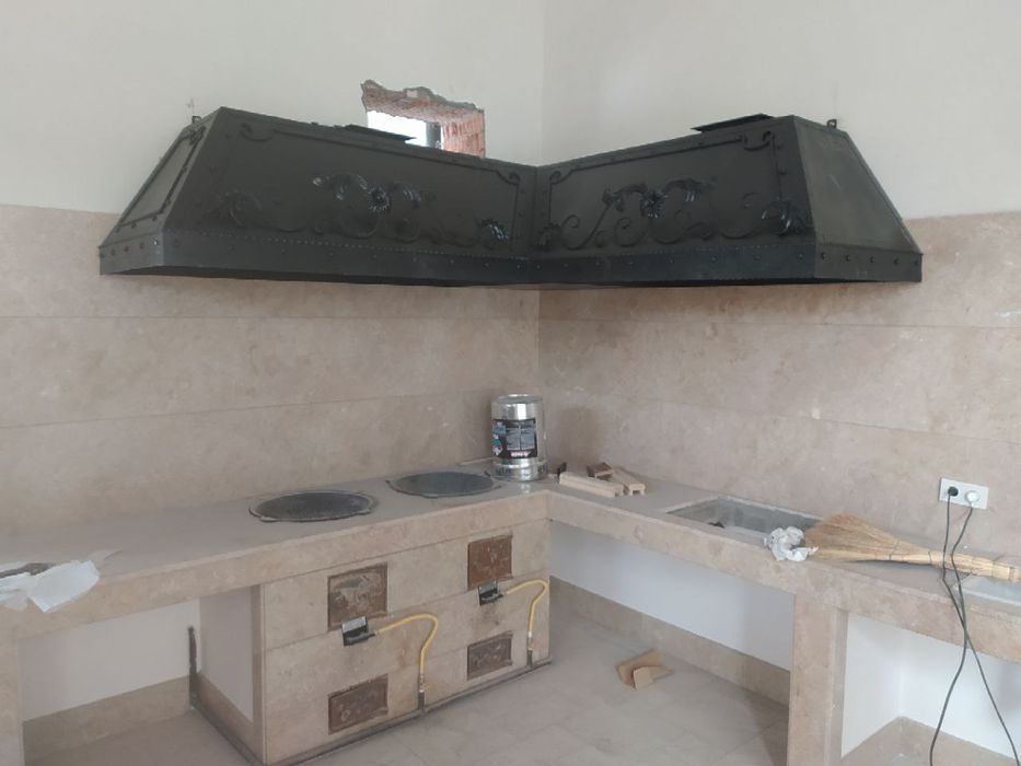 Стеклянные перила, металлические жалюзи решетки навесы из лексана