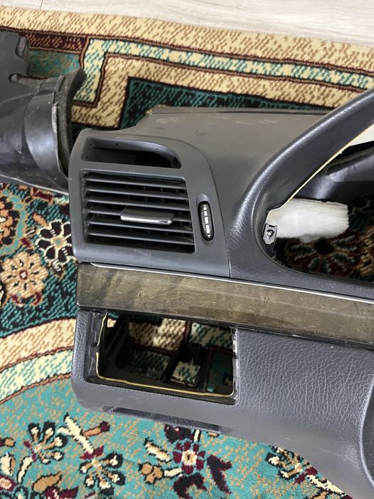 Панель на W211 мерседес