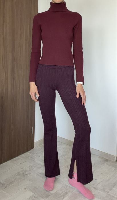 Бордо панталони Bershka