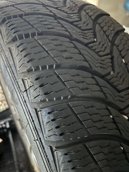 Vand  4 jante aliaj BMW + anvelope all season  R16