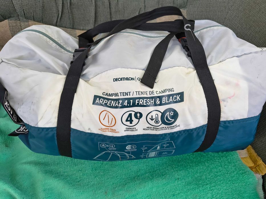 VAND Cort cu bețe Camping Arpenaz Fresh&Black 4 persoane