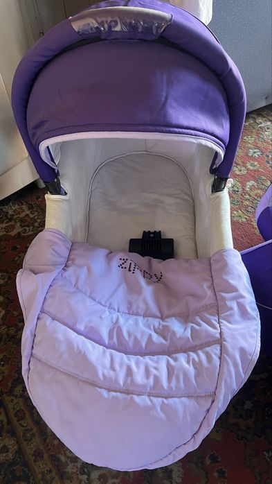 Продам Коляску 3 в 1  Zippy